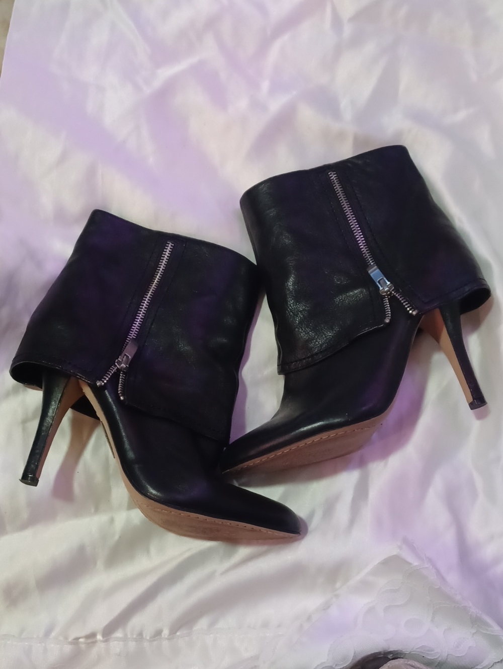 Vince Camuto Black Fold-Over Leather Ankle Booties with Zippers Size.10